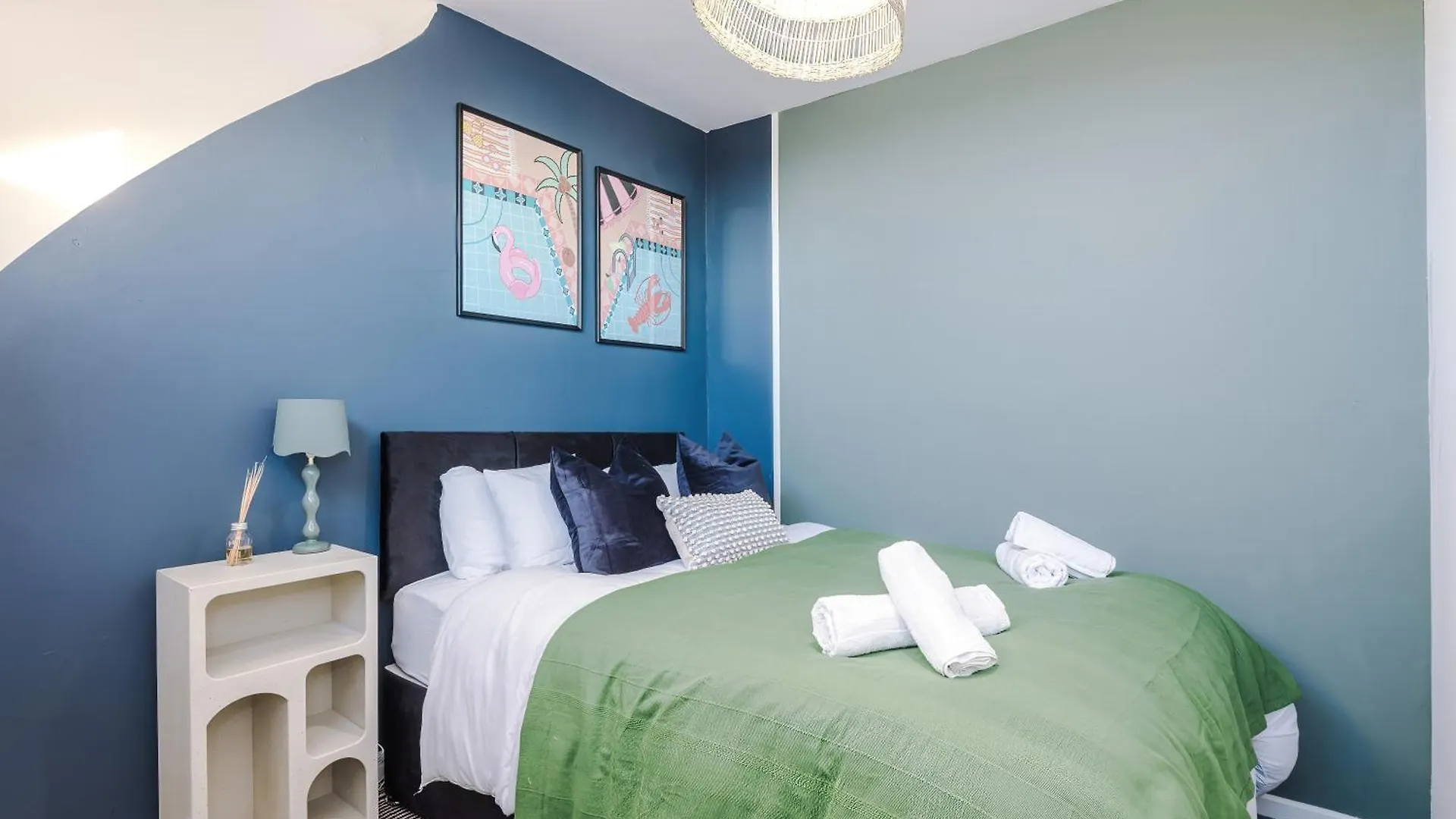 Holiday home Big 6 Bed House With 8 Beds Perfect For Business In Barnsley - By Purestay United Kingdom