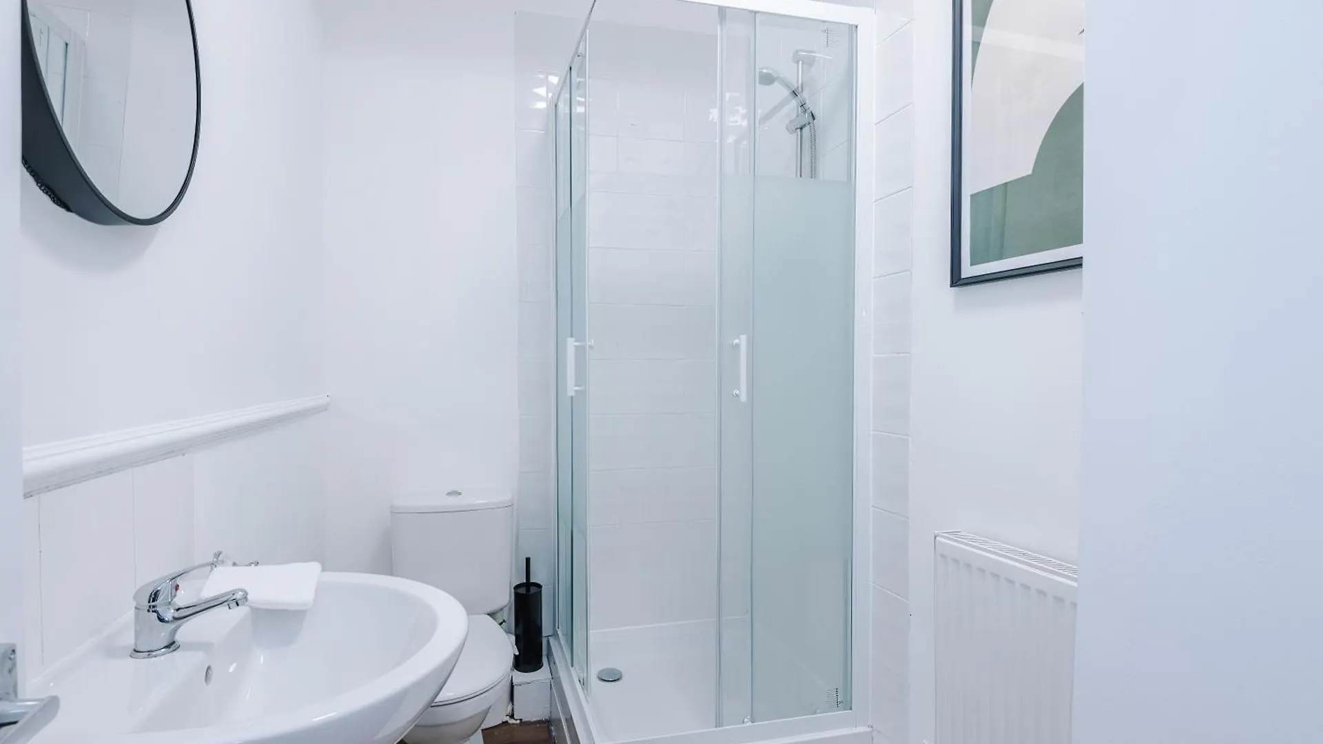 Holiday home Big 6 Bed House With 8 Beds Perfect For Business In Barnsley - By Purestay
