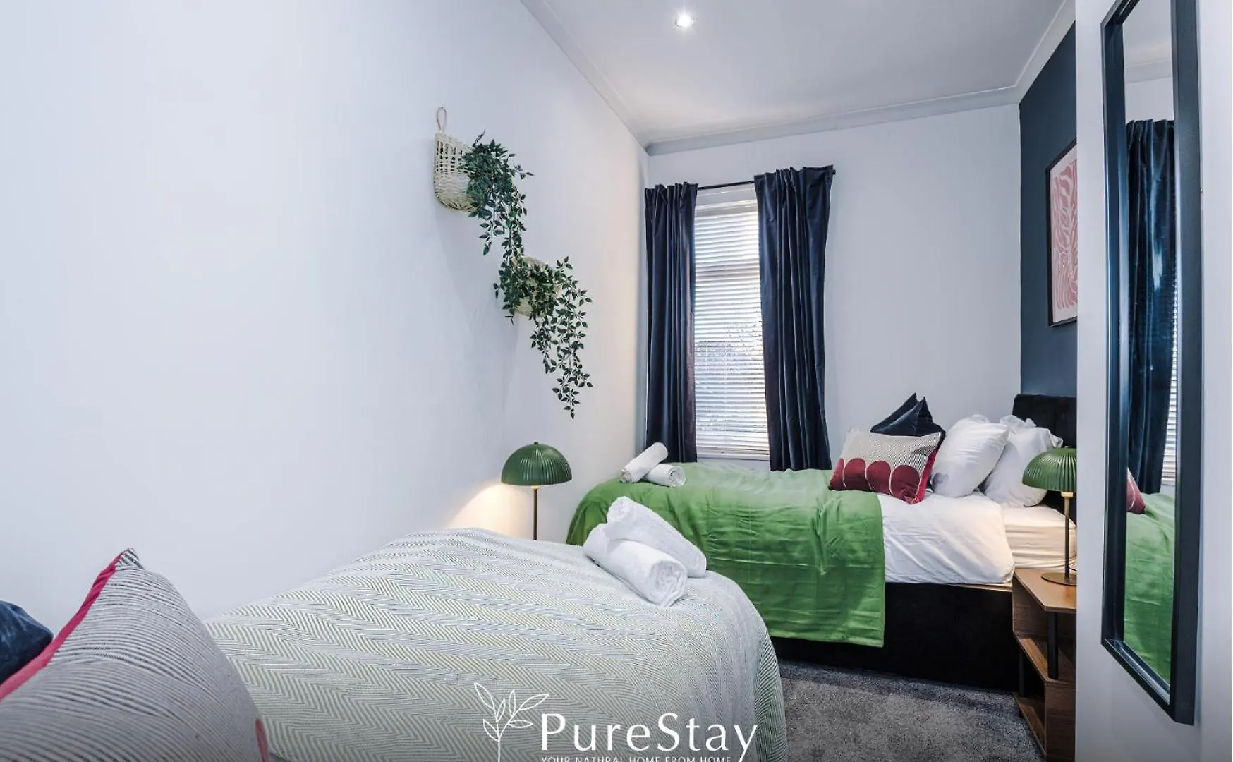 Charming 6Bedroom Barnsley House With Parking Sleeps 12 By Purestay 0*,